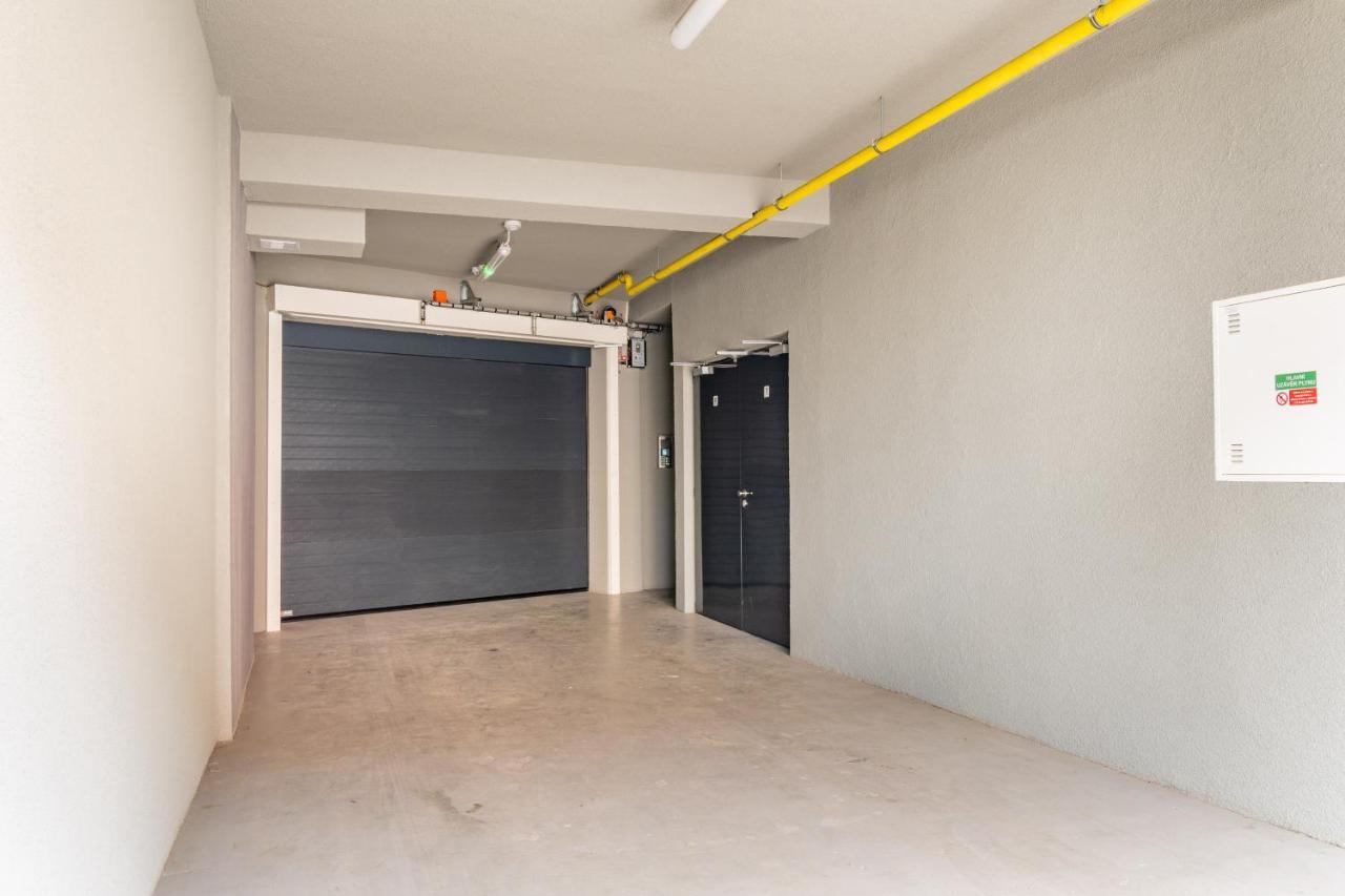 Brand New Studio Apartment #51 With Free Secure Parking In The Center 布拉格 外观 照片